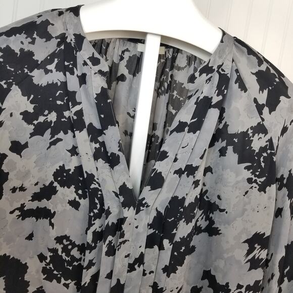 Joie Silk 3/4 Sleeve Blouse V-Neck Pleated Front Black Gray Medium - Picture 4 of 7